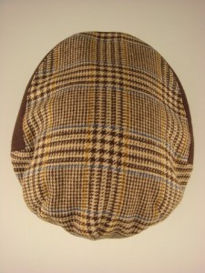 klassieke-pet-met-inzetstuk-wp274-beige-3-beterpet-nl