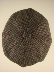 klassieke-pet-met-pompon-pp029-grijs-5-beterpet-nl